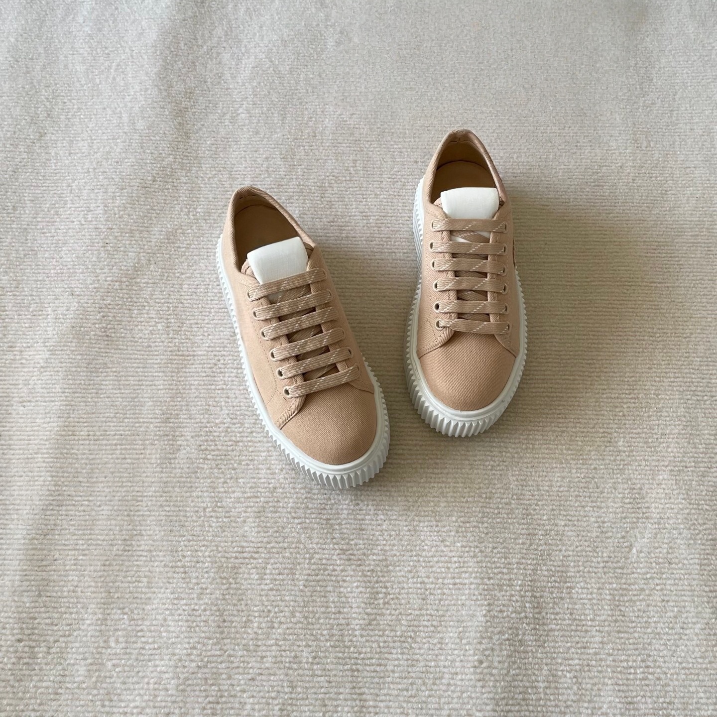 Brand Discount Women's White S - مراجعة Canvas Sneaker High وسعره