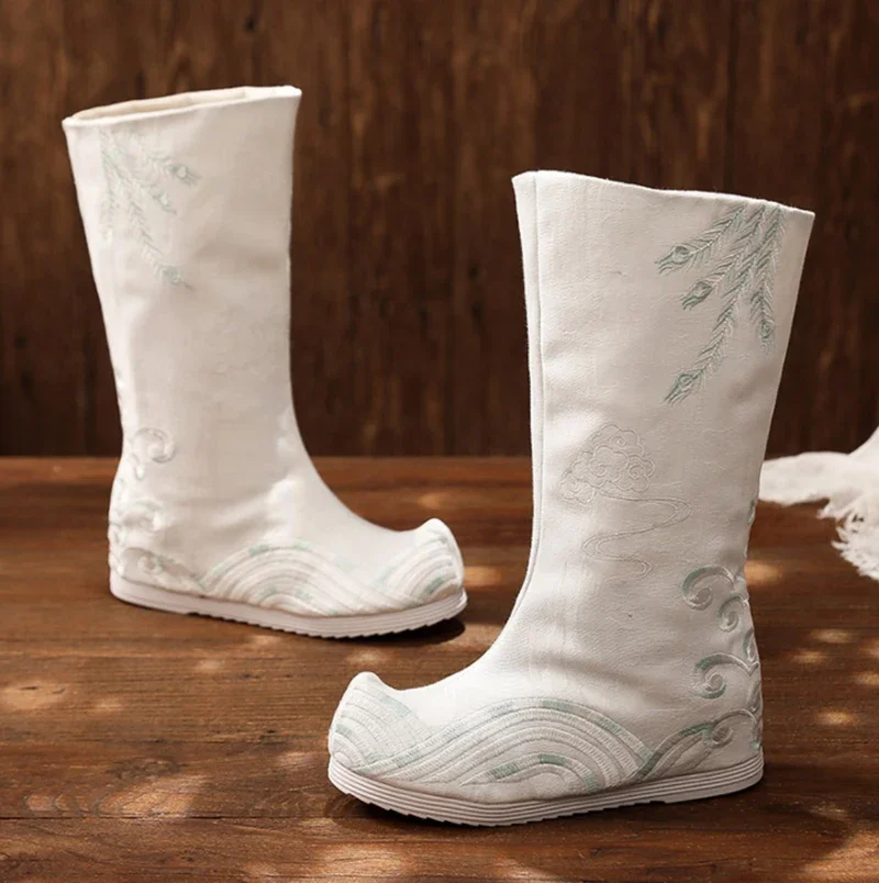 Chinese Hanfu Embroidered Boot - مراجعة Men Shoes White Colour وسعره